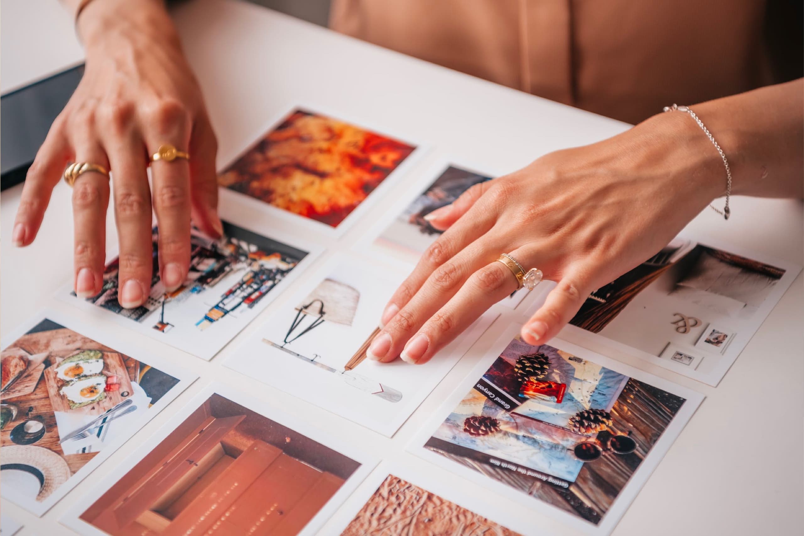 Arranging moodboard picture by hand